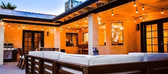 4-bdrm Vacation Dream Home W/backyard Paradise!