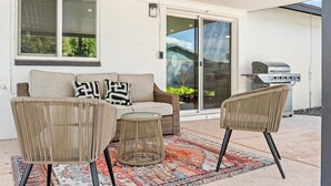 Terrace/patio - Modern and Stylish Phoenix 3 Bdrm Vacation Home! (Phoenix)