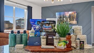 Condo, Multiple Beds, Patio, Garden View (1020 Garfield St. (Suite 1)) | Interior