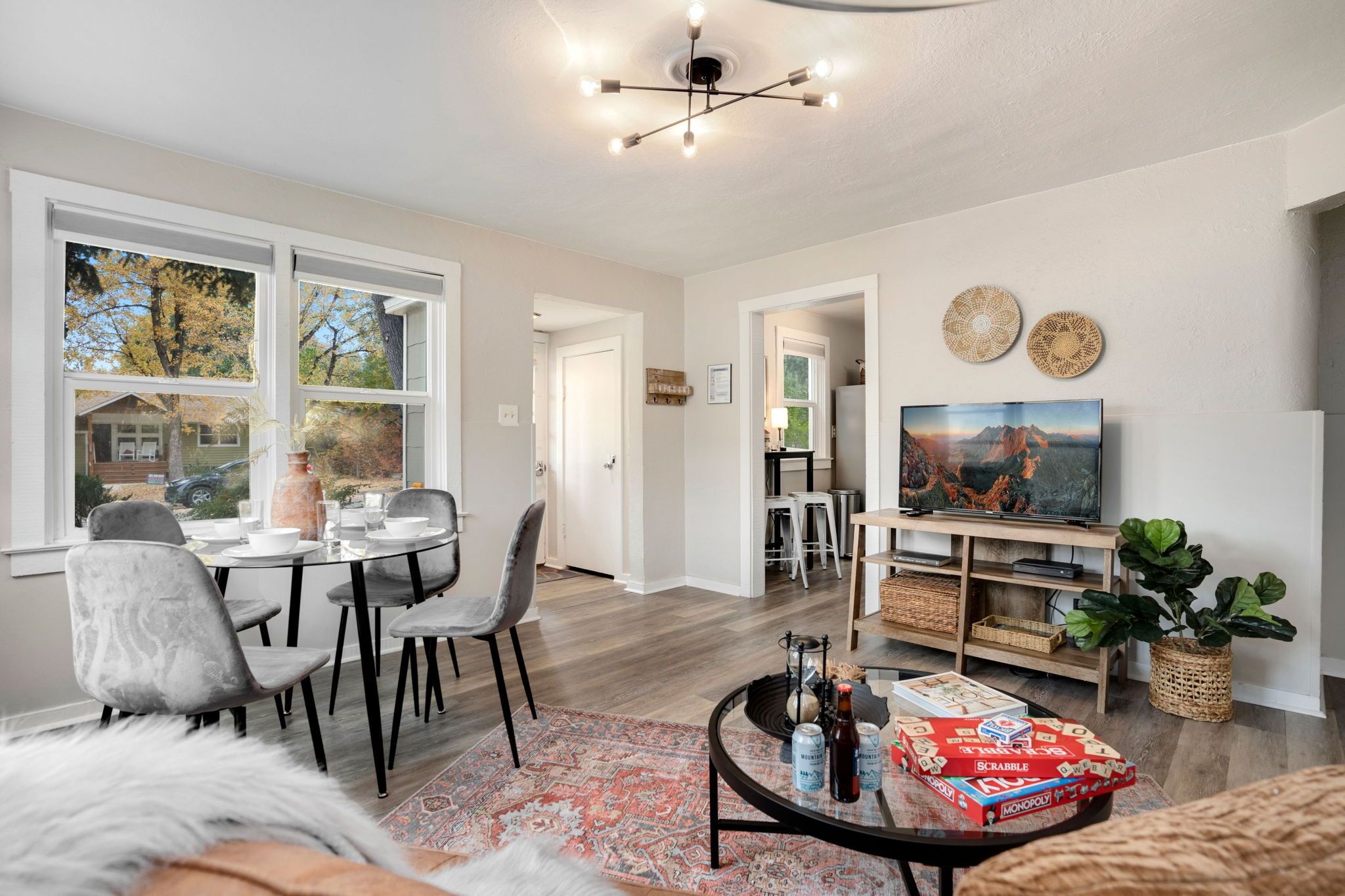 独立别墅, 多张床, 露台, 花园景观 (417 Park St.) | 用餐