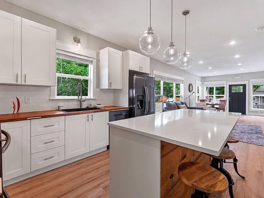 Casa, letti multipli, cucina, vista giardino (443 E 10th St. Loveland) | Cucina privata | Frigorifero, microonde, forno, piano cottura