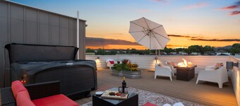 Sleek Home Near Old Town W/ Rftp Hot Tub & Mtn Views