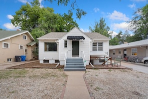 Exterior - Beautiful Bungalow Next to Csu - Free Cruiser Bikes (Fort Collins)
