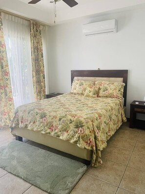 4 quartos, Wi-Fi de cortesia, roupa de cama