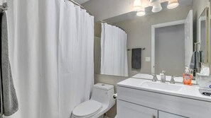 スタジオ (4 Bedrooms) | バスルーム | タオル