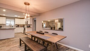 Studio (4 Bedrooms) | Spiseområde