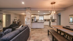 Interior - Modern Chic Old Town Scottsdale Home W/pool & Gym! (Scottsdale)