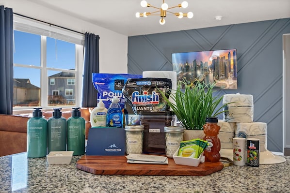 Condo, 1 Queen Bed with Sofa bed, Patio, Garden View (220 Peterson St Unit 2) | Interior