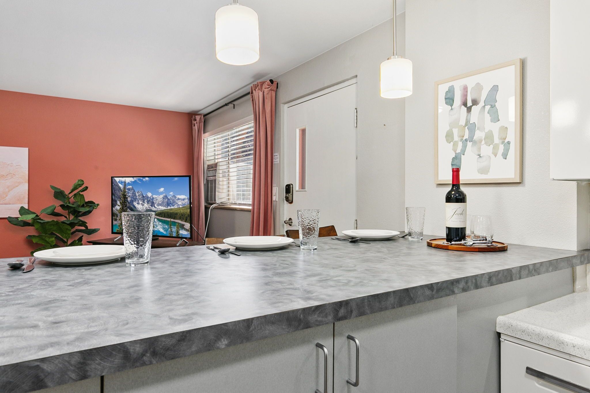 Condo, 1 cama Queen size y sofá cama, patio, vista al jardín (220 Peterson St Unit 2) | Interior