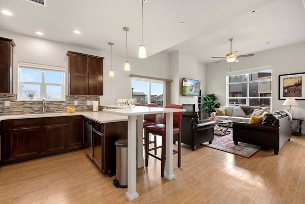 House, Multiple Beds, Patio, Garden View (238 Osiander St. Unit D) | Private kitchen | Fridge, microwave, oven, stovetop - Modern Townhome Steps From the Brewery District! (Fort Collins)