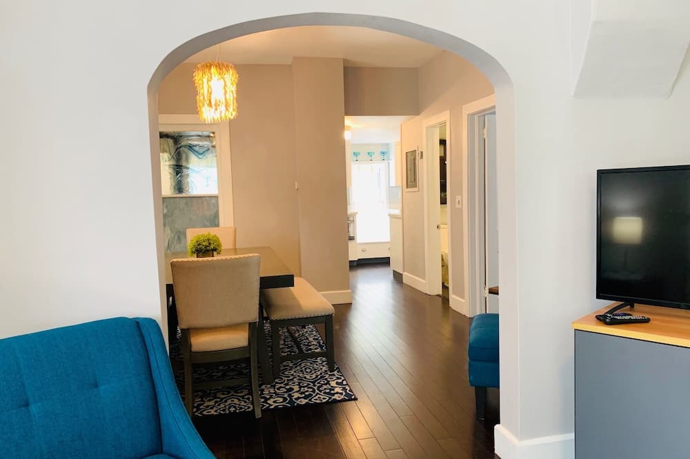 The Cottage! Chic Bungalow Near Old Town Square! - Colorado State University