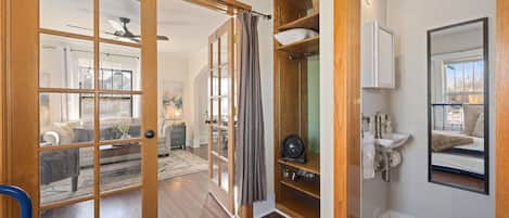House, Multiple Beds, Patio, Garden View (305 N. Washington Ave) | View from property