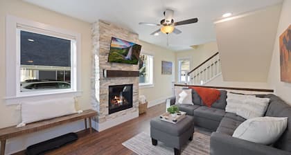 Cozy Home in Downtown Loveland W/ Free Bikes!