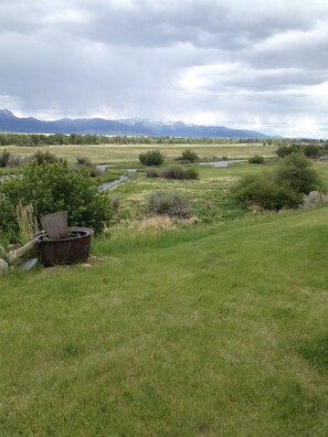 Property grounds - Spring Creek Retreat on the Madison River (Ennis)