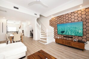 Smart-TV, videospill, DVD-spiller og musikkbibliotek