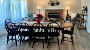 Unclassified image, 3 of 27, button - Luxury Stay in San Diego. 5BR/3BA with Mountain views and hot tub (Escondido)
