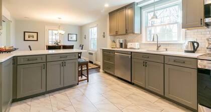 Quiet suburban home close to Fairfield beaches and universities