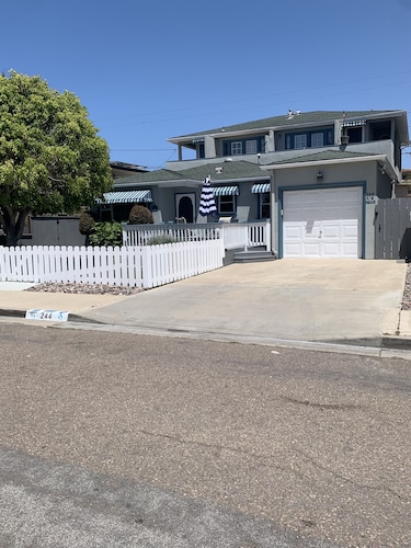Beautiful 2bd 1ba Beach Cottage 1.5 blks from the beach!