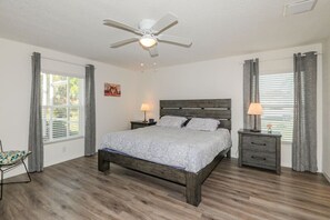 3 bedrooms, iron/ironing board, WiFi, bed sheets