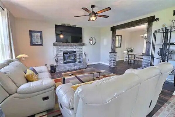 Smart TV, table football