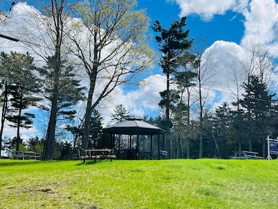 Calabogie Motor Inn