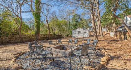 Cara's Cottage - 2 miles from Sanford Stadium