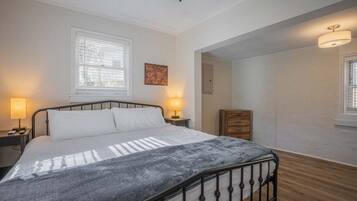 1 sovrum, skrivbord, resesäng och gratis wi-fi