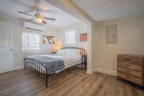 1 bedroom, desk, travel crib, free WiFi