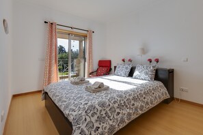 2 bedrooms, iron/ironing board, free WiFi, bed sheets - Balaia Residence (Albufeira)