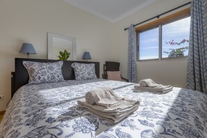 2 bedrooms, iron/ironing board, free WiFi, bed sheets - Balaia Residence (Albufeira)