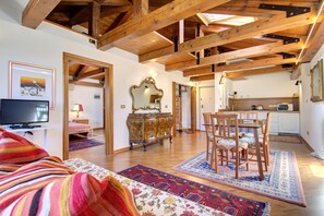 1 bedroom, travel cot, bed sheets - WHERE GRAND CANAL STARTS panoramic view, 5pax,wifi (Venice)