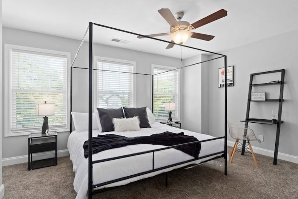 Lovely 3bdr, Slps 11, Spacious, w/King bed, Safe