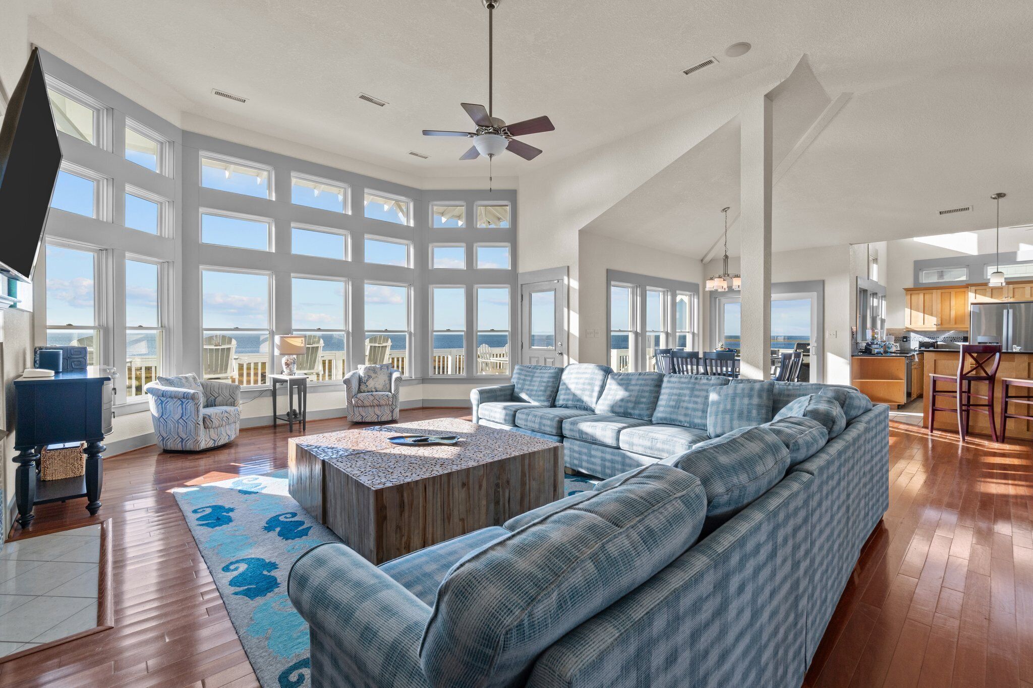 Smart TV, DVD player, books, offices