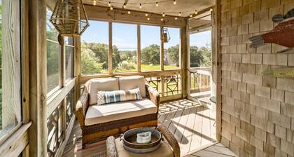 Canal Front, Dog Friendly, Dock & Hot Tub