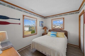 5 bedrooms, iron/ironing board, free WiFi, bed sheets