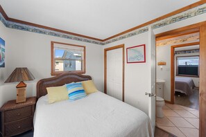 5 bedrooms, iron/ironing board, free WiFi, bed sheets
