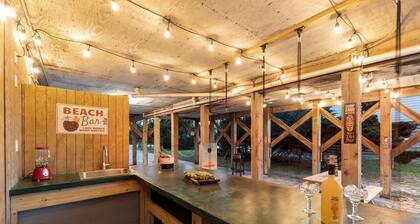 Dogs Welcome, 25 Yards to Beach Access, Private Pool & Hot Tub