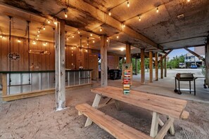 تناول الطعام بالخارج