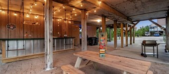 Dogs Welcome, 25 Yards to Beach Access, Private Pool & Hot Tub
