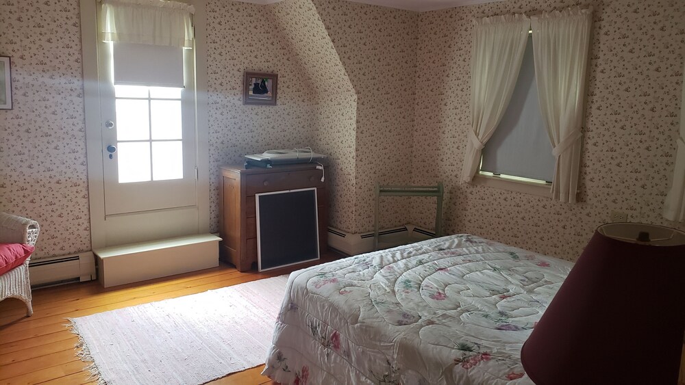 Spacious Cottage in Castine Castine Vrbo