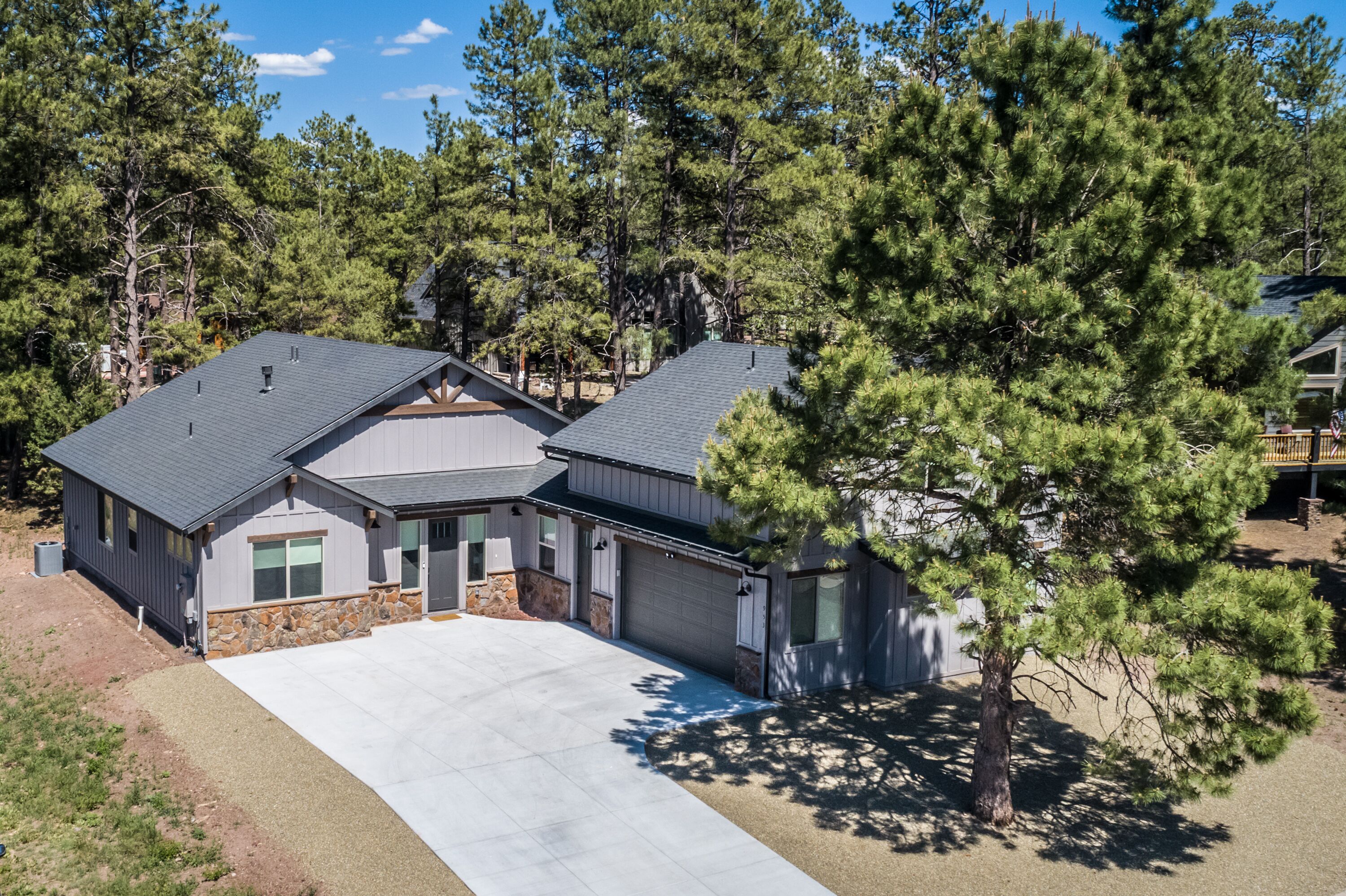 Spacious family friendly home, close to Grand Canyon, GC railroad and Rt66 