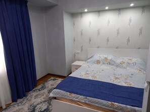 Appartement | 4 chambres, fer et planche à repasser, Wi-Fi gratuit, draps fournis