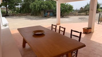 House, 5 Bedrooms, City View | Terrace/patio