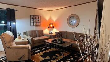 House, 3 Bedrooms | Interior