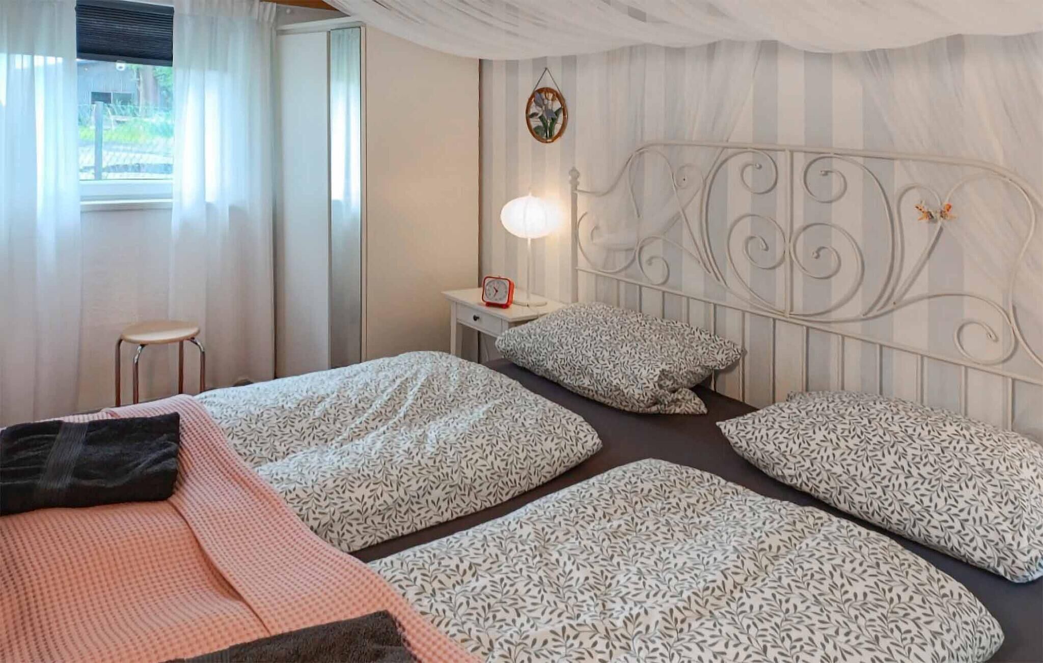 2 Schlafzimmer, Reisekinderbett, kostenloses WLAN, Bettwäsche