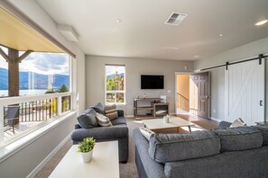 Condo, 3 Bedrooms | Interior - Marina's Edge Condo Walk to Restaurants, Wineries by RedAwning (Manson)