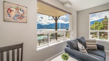 Condo, 3 Bedrooms | Interior