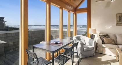 Ocean House - Oceanfront!