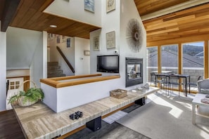 Interior - Ocean House - Oceanfront! (Cannon Beach)
