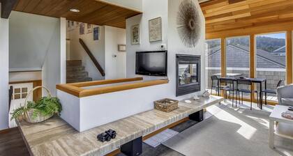 Ocean House - Oceanfront! - Beachcomber Vacation Homes